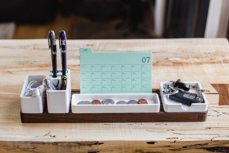 Desk organiser with a monthly calendar and pens